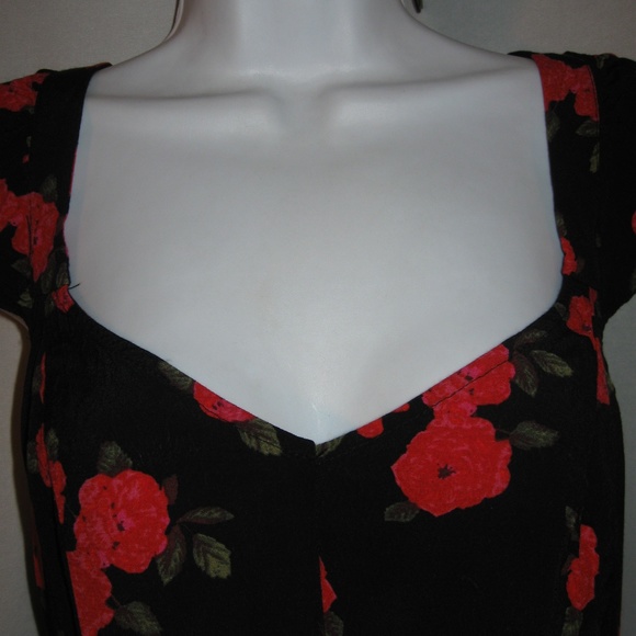 UO Kimchi Blue Strappy Back Floral Dress - Picture 2 of 6